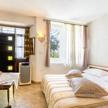 Apartamento With A Parking Space Motovun, Istria - Sredisnja Istra - 14160